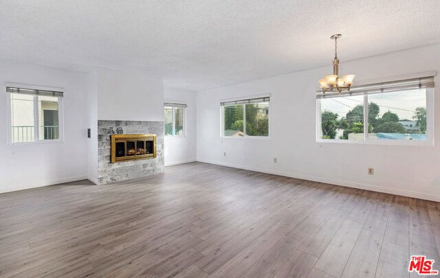 1522 S Point View Street, Los Angeles, CA 90035