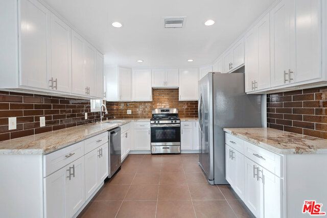 1522 S Point View Street, Los Angeles, CA 90035