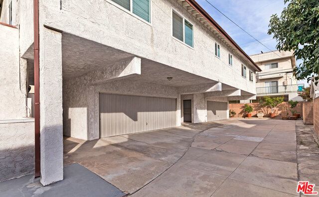 1522 S Point View Street, Los Angeles, CA 90035
