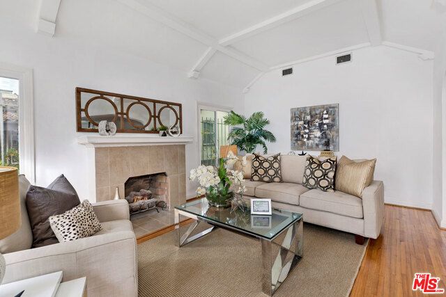 1522 S Point View Street, Los Angeles, CA 90035