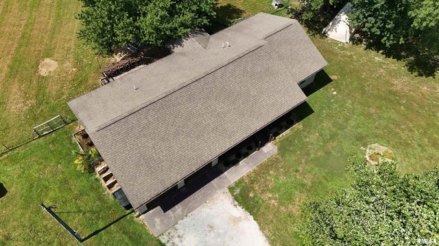 2517 Cherrybark Lane, Flora, IL 62839