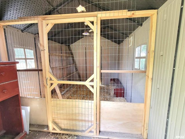 2517 Cherrybark Lane, Flora, IL 62839