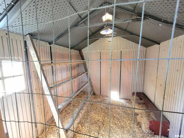 2517 Cherrybark Lane, Flora, IL 62839