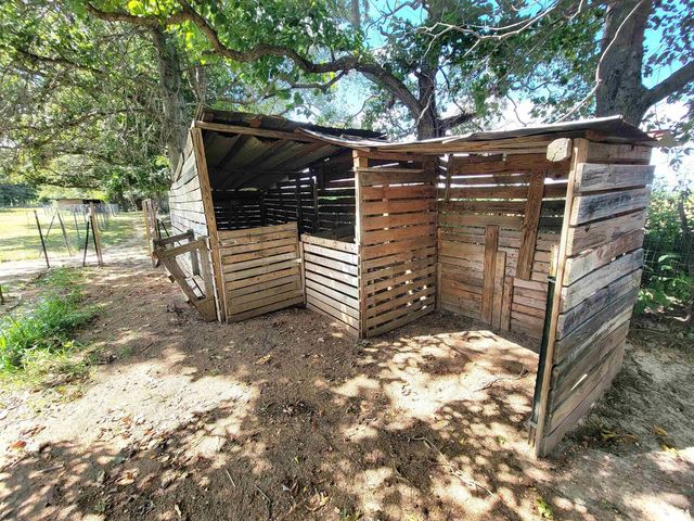 2517 Cherrybark Lane, Flora, IL 62839