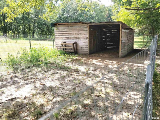 2517 Cherrybark Lane, Flora, IL 62839