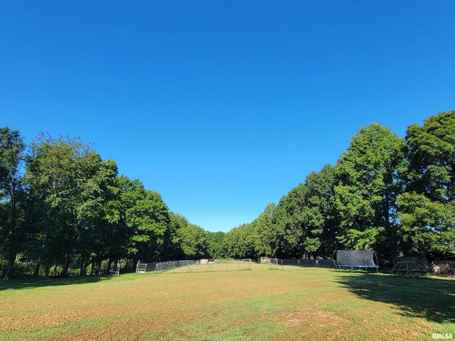 2517 Cherrybark Lane, Flora, IL 62839