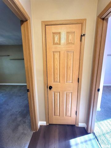 2517 Cherrybark Lane, Flora, IL 62839