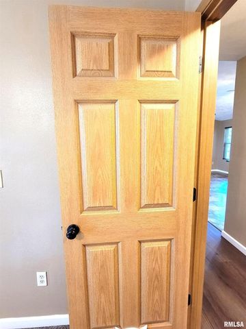 2517 Cherrybark Lane, Flora, IL 62839