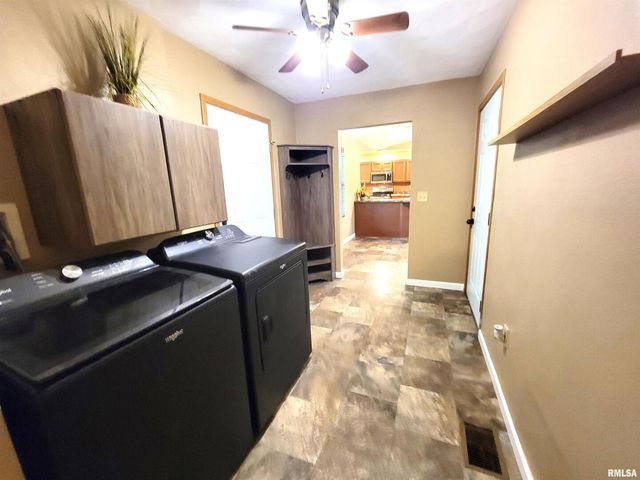 2517 Cherrybark Lane, Flora, IL 62839