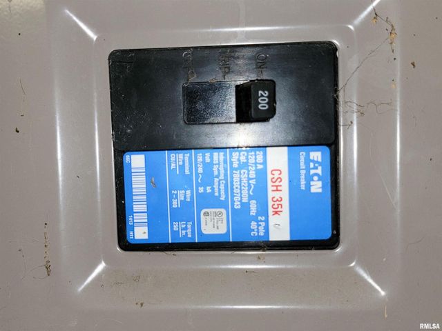 2517 Cherrybark Lane, Flora, IL 62839