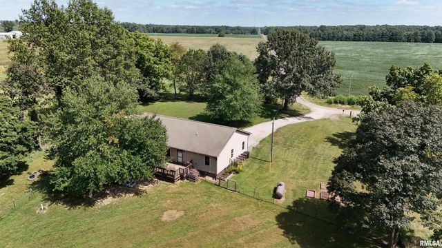 2517 Cherrybark Lane, Flora, IL 62839