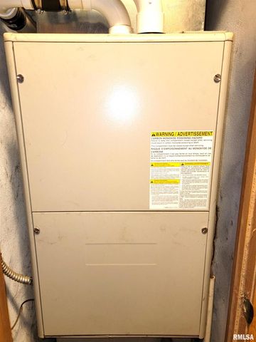 2517 Cherrybark Lane, Flora, IL 62839