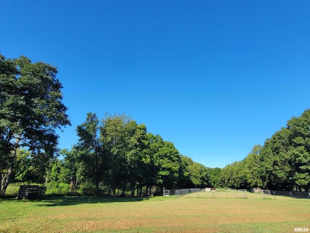 2517 Cherrybark Lane, Flora, IL 62839