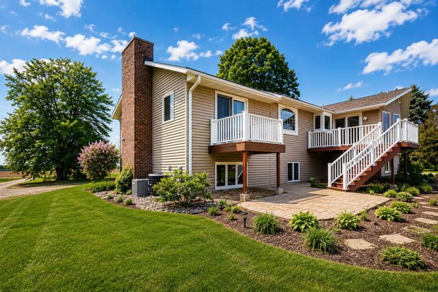 17168 560th Avenue, Austin, MN 55912