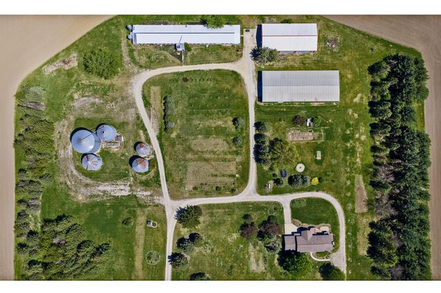 17168 560th Avenue, Austin, MN 55912