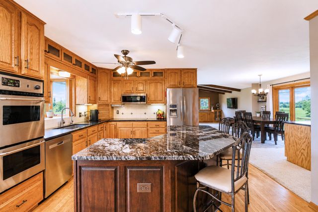 17168 560th Avenue, Austin, MN 55912