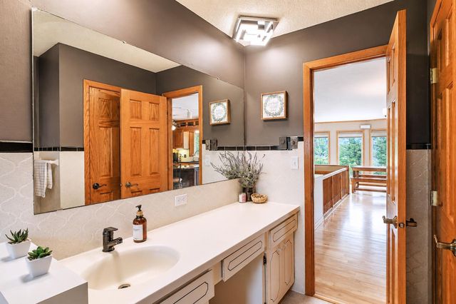 17168 560th Avenue, Austin, MN 55912