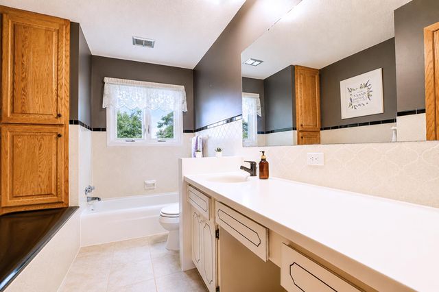 17168 560th Avenue, Austin, MN 55912