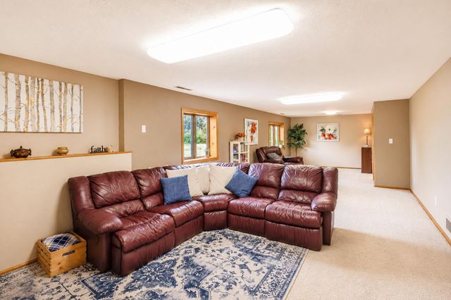 17168 560th Avenue, Austin, MN 55912