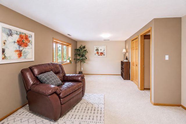17168 560th Avenue, Austin, MN 55912