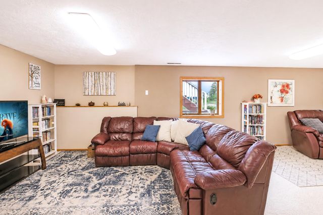 17168 560th Avenue, Austin, MN 55912