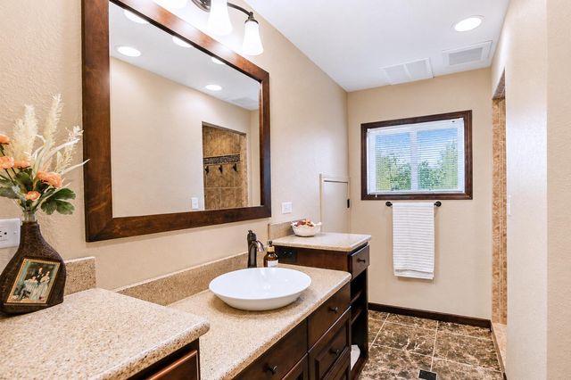 17168 560th Avenue, Austin, MN 55912