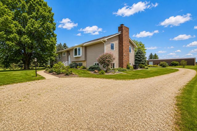 17168 560th Avenue, Austin, MN 55912