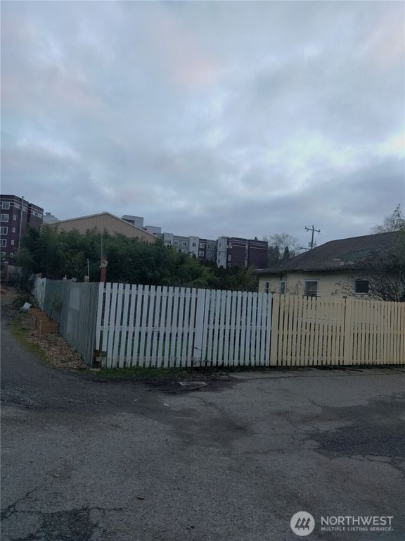 3011 S Estelle Street, Seattle, WA 98144