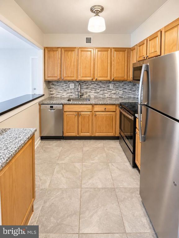 224-30 W RITTENHOUSE SQ #214, PHILADELPHIA, PA 19103 — photo 4