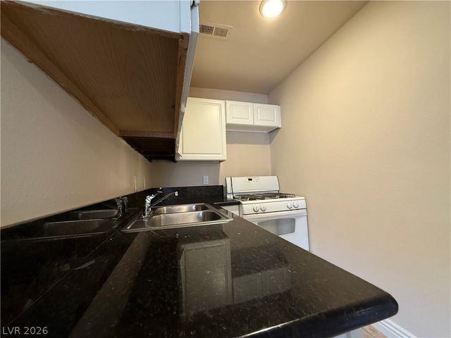 4900 Washington, Las Vegas, NV 89110