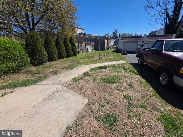 1245 E 11TH ST, Crum Lynne, PA 19022