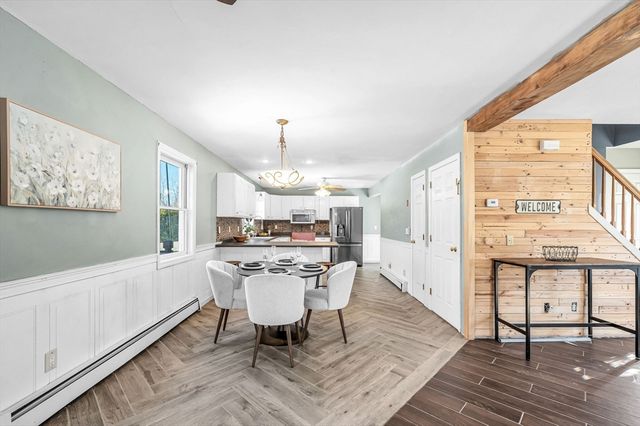 29 Chestnut Dr, Belchertown, MA 01007