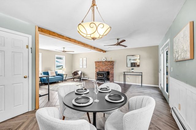 29 Chestnut Dr, Belchertown, MA 01007