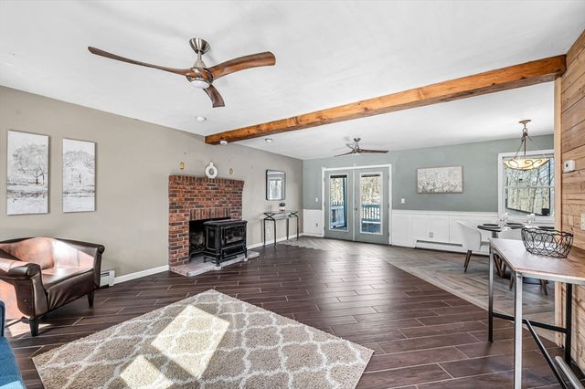 29 Chestnut Dr, Belchertown, MA 01007