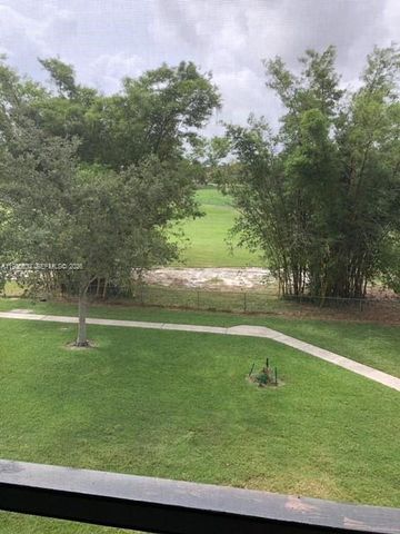 4000 N Hills Dr 32, Hollywood, FL 33021