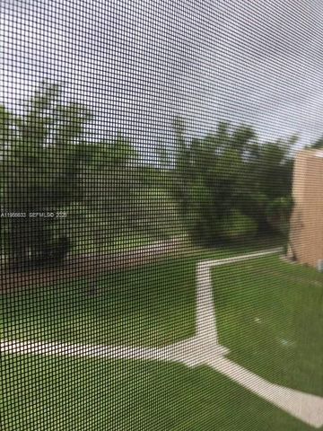 4000 N Hills Dr 32, Hollywood, FL 33021