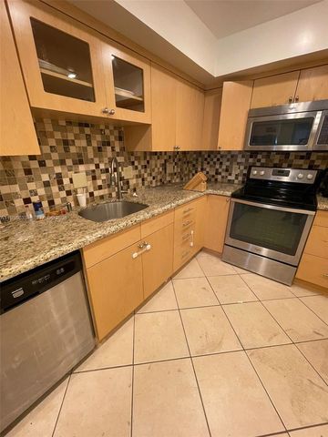 4000 N Hills Dr 32, Hollywood, FL 33021