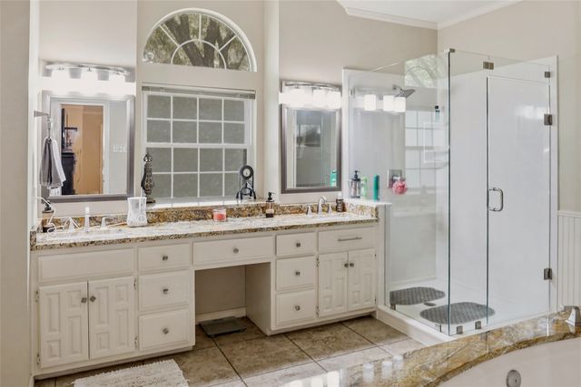 613 Regina Drive, Hewitt, TX 76643
