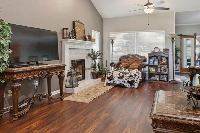 613 Regina Drive, Hewitt, TX 76643