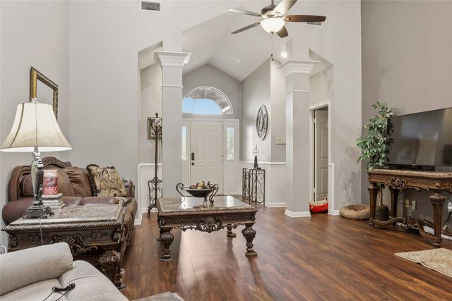 613 Regina Drive, Hewitt, TX 76643