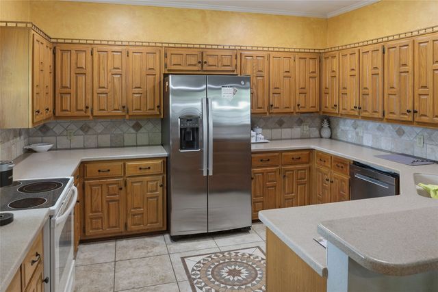 613 Regina Drive, Hewitt, TX 76643