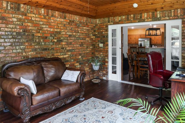613 Regina Drive, Hewitt, TX 76643