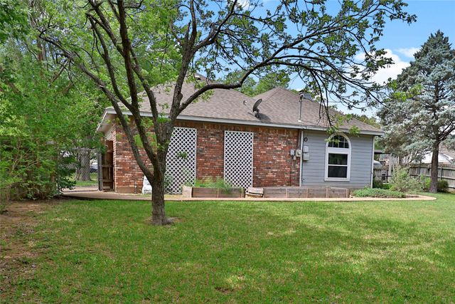 613 Regina Drive, Hewitt, TX 76643