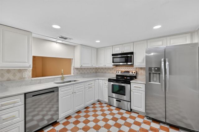 2555 ROYAL PINES CIRCLE 15A, Clearwater, FL 33763