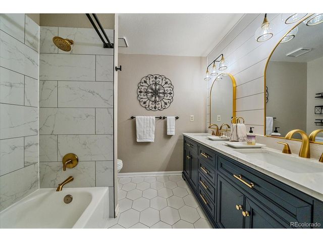 8012 S Clayton Cir, Centennial, CO 80122