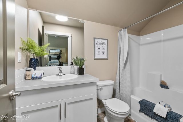 12137 W Bodine Ave, Post Falls, ID 83854