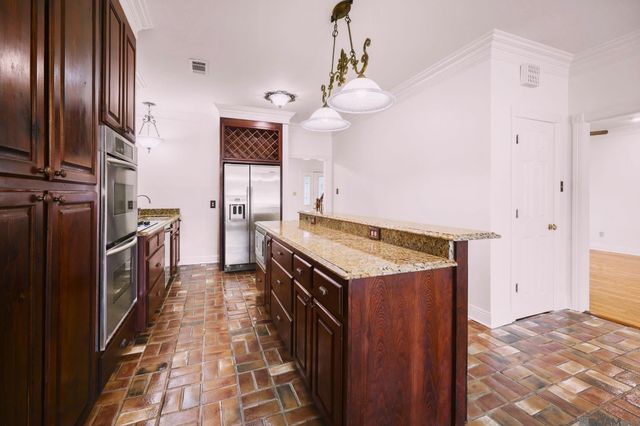 29725 Henderson Ln, Walker, LA 70785