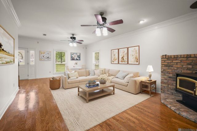 29725 Henderson Ln, Walker, LA 70785