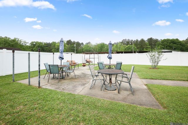 29725 Henderson Ln, Walker, LA 70785
