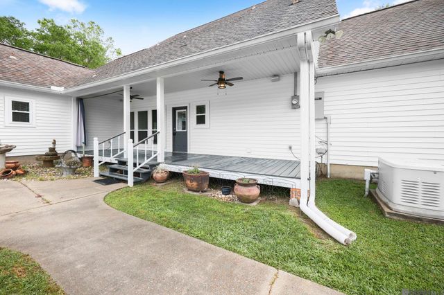 29725 Henderson Ln, Walker, LA 70785